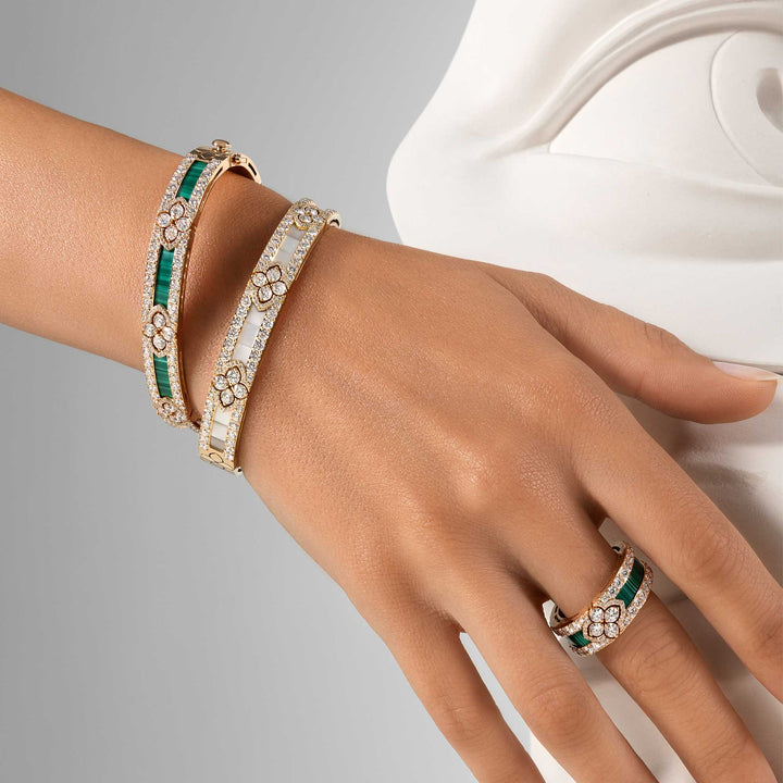 LOVE IN VERONA BANGLE WITH MALACHITE AND DIAMONDS