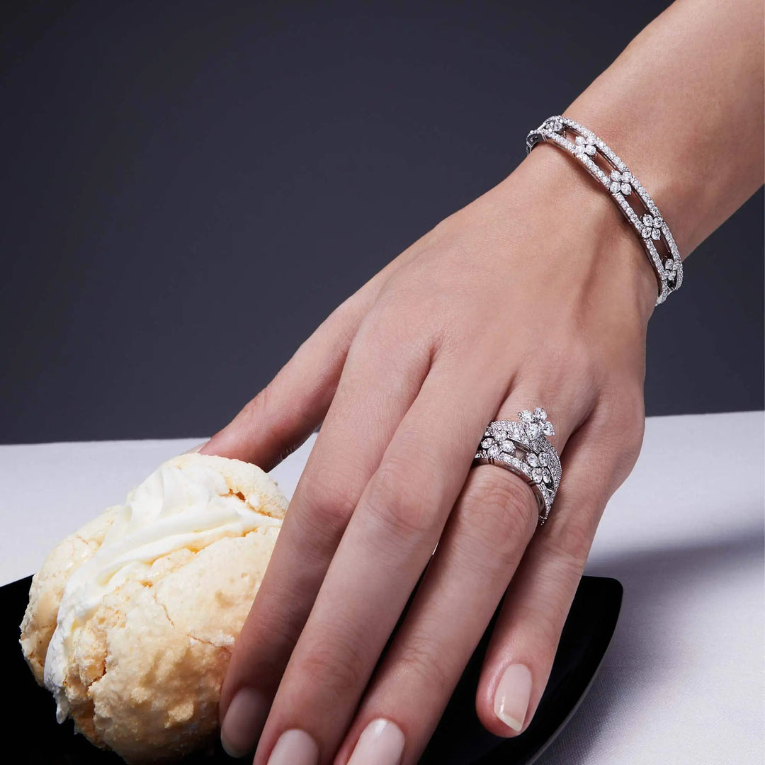 LOVE IN VERONA BANGLE WITH DIAMONDS